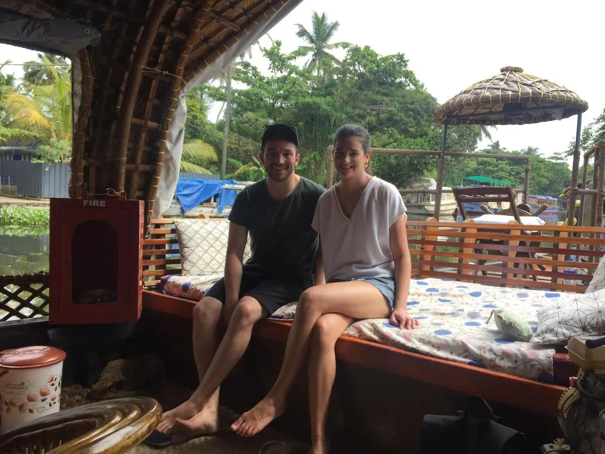 Botel Thara'S Houseboat Hotel Alappuzha India