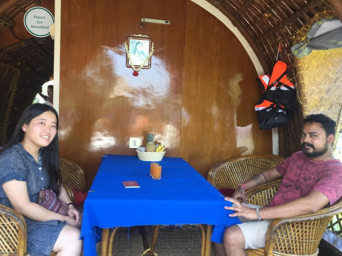 Thara'S Houseboat Hotel Alappuzha India