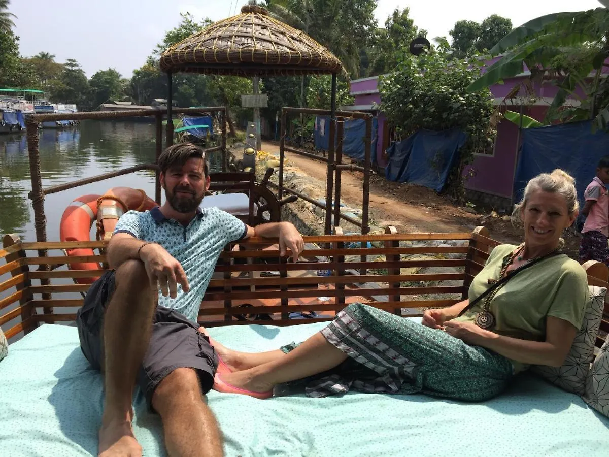 Thara'S Houseboat Hotel Alappuzha 0*,  India