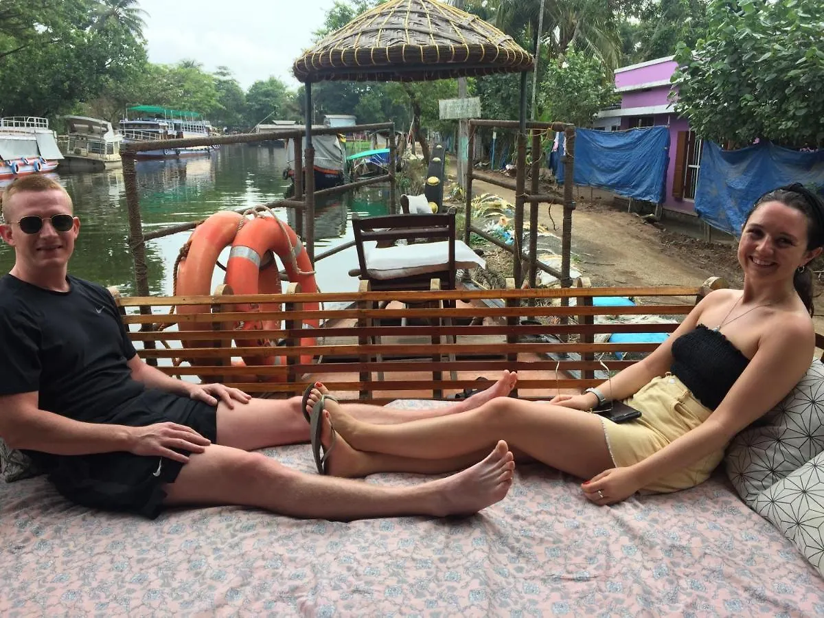 Botel Thara'S Houseboat Hotel Alappuzha